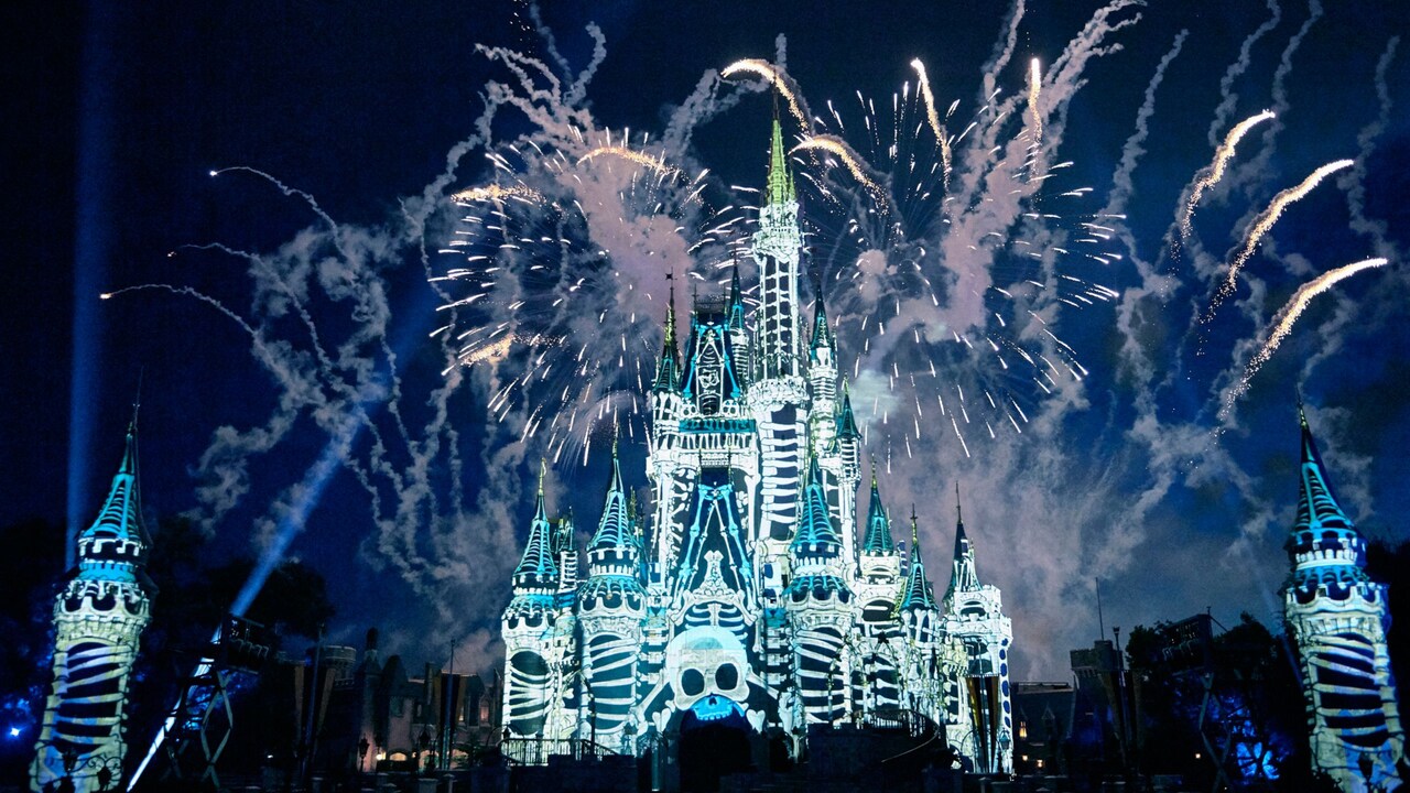 Disney's Not-So-Spooky Spectacular Dessert Party with Plaza Garden Viewing