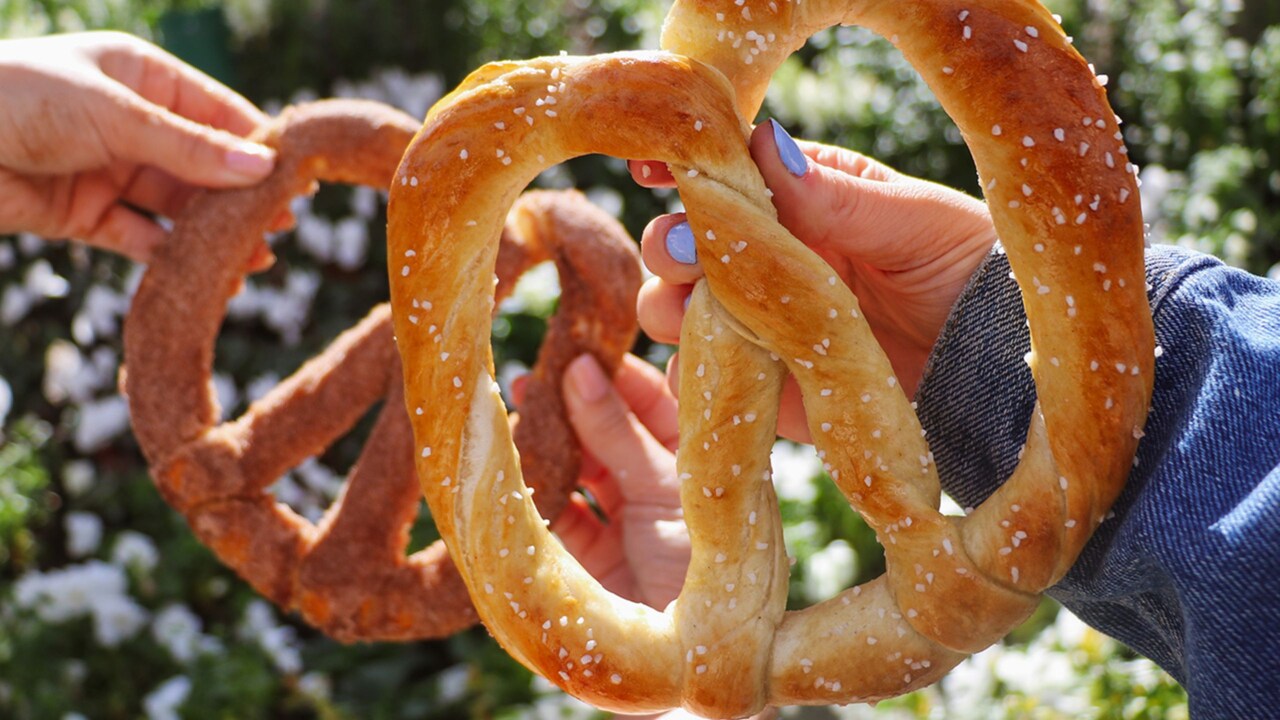 Wetzel's Pretzels Cart
